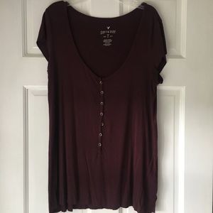 American Eagle soft & sexy burgundy Henley tee!